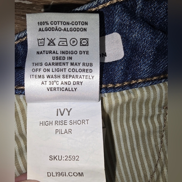 NWT! DL1961 Ivy High Rise Denim Ripped Jean Shorts w/ Boho Fringe Size 25 - Picture 9 of 12